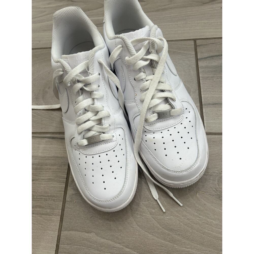 Nike Air Force 1 '07 Low Men's Sneakers Triple White, Size 11 CC - Picture 2 of 6